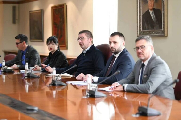 Durmishi: Ne do të mbështesim çdo marrëveshje që arrihet mes sindikatave dhe punëdhënësve, përmes dialogut ekonomik e social Durmishi: Ne do të mbështesim çdo marrëveshje që arrihet mes sindikatave dhe punëdhënësve, përmes dialogut ekonomik e social