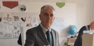 Mendi Qyra ushtron të drejtën e votës në fshatin e lindjes, Bixhovë: “Sot është një ditë historike për Strugën”