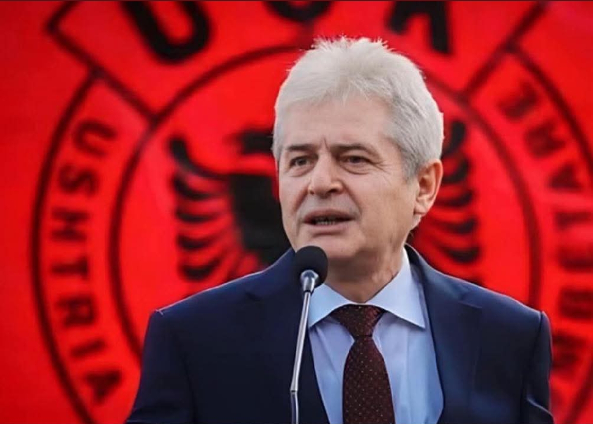 Kur mungon guximi në Shkup  Ahmeti kërkon shpëtim në Tiranë