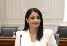 Azizi: 55 mijë studentë do të marrin vauçerë në vlerë prej 15.300 denarë për pajisje elektronike