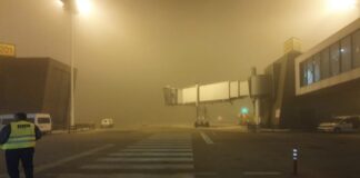 Kaos në qiell mbi Shkup: Stuhia e fuqishme jugore detyron avionët të devijojnë fluturimet