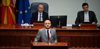 Hoxha i përgjigjet Nikollovskit: Ju ishit ministër i një qeverie të mbushur me skandale të përditshme