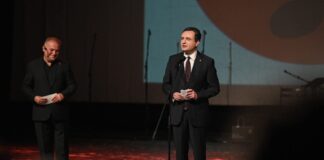 Kurti me mesazh: Shqiptarët të bashkohen përmes gjuhës