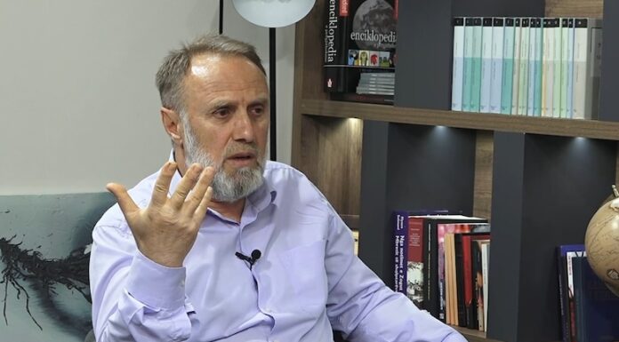 Hoxha: A keni harruar ku është Sokoli me shokë?