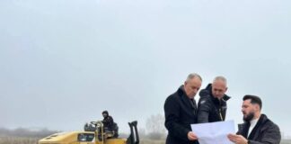 Mendi Qyra inspekton punimet në “Turistiçka”, projekti po ecën me ritëm të përshpejtuar