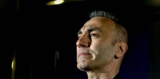 I arratisuri Artan Grubi ende figuron në ueb-faqen e UT-së si profesor pavarësisht se u shkarkua para një viti