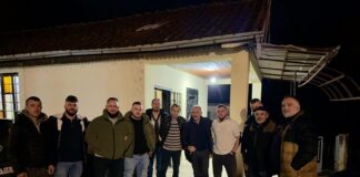 Nevzat Bejta takon banorët e Gjenovicës dhe Simnicës