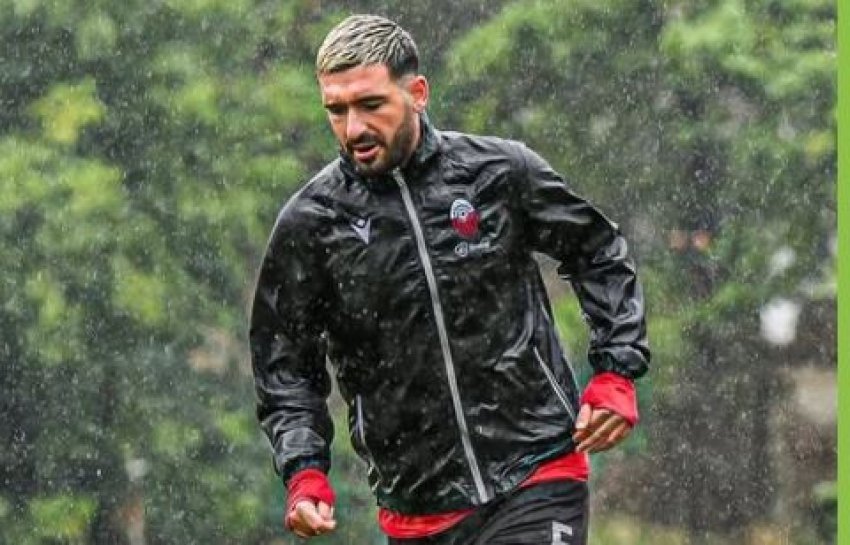 Futbollisti i Kombëtares i jep lamtumirën Shkëndijës  Nder e krenari që kam veshur këtë fanellë