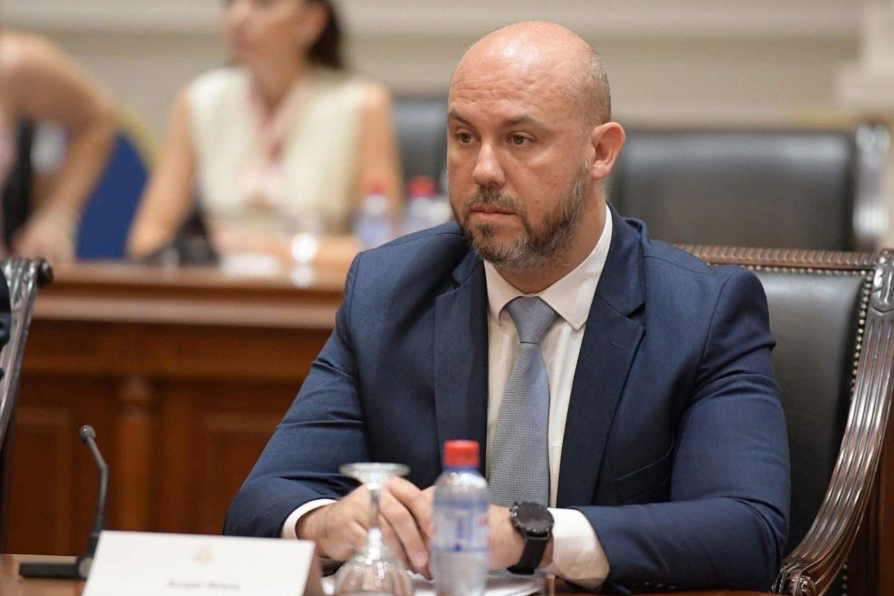 Iseni  SMS të për gjobat edhe në gjuhën shqipe  për një vit e gjysmë janë avancuar 300 shqiptarë në polici