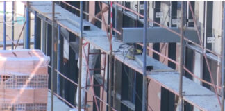 Punonte në ndërtimin e një fabrike në Shkup, i riu humb jetën pasi u godit nga një konstrukt metali