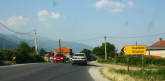 Tetovë: Arrestohet 16-vjeçari nga Sllatina, tentoi të shtypte policët me “Mercedes”