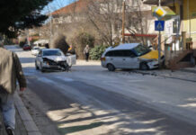 Aksident trafiku në Shkup: Përplaset automjeti zyrtar i MPB-së, dy persona të lënduar