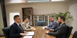 Durmishi takon Hoxhën: Thjeshtimi i procedurave administrative në fokus të reformave