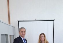 Në nder të 7 dhe 8 Marsit. Feti Abazi u dhuron mirënjohje arsimtarëve dhe nxënësve