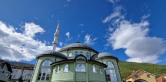 Vidhen paratë në xhaminë e Sllatinës së Tetovës