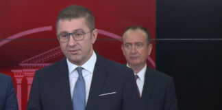 Mickoski: Për t’u vardisur sa më shumë te Ali Ahmeti, Taravari më kritikon mua!