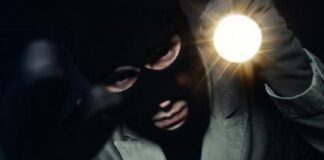 Vidhet trafoja elektrike dhe nafta në Sllatinë