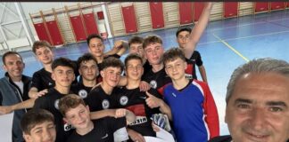 Feti Abazi, uron skuadrën e Kamjanit për vendin e parë në futsall dhe premton vazhdimin e mbështetjes së komunës, në zhvillimin e sportit