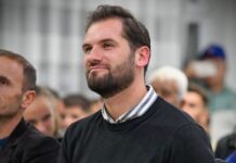 Amir Idrizi zgjidhet kryetar i ri i Këshillit të Komunës së Sarajit