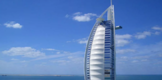 Hoteli më ikonik në Dubai, Burj Al Arab, mbyllet për 18 muaj