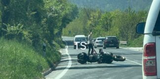 Aksident në rrugën Gostivar–Mavrovë, përplasen një motoçikletë me veturën