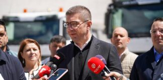 Mickoski përgatitet të përfshijë bullgarët në Kushtetutë