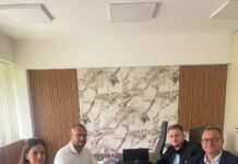 Përgjegjësi i Parkingut në Tetovë Mixhahid Jashari, bashkë me drejtorin Mirko Martinovski, në vizitë pune në Shtip për modernizimin e parkingjeve