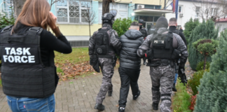 Ishte në arrest shtëpiak, doli me veturë dhe u arrestua nga policia