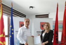 Feti Abazi, emëron u.d drejtoreshën e shkollës në Kamjan: “Mbi 20 vite përvojë në arsim, do sjell profesionalizëm në këtë institucion”