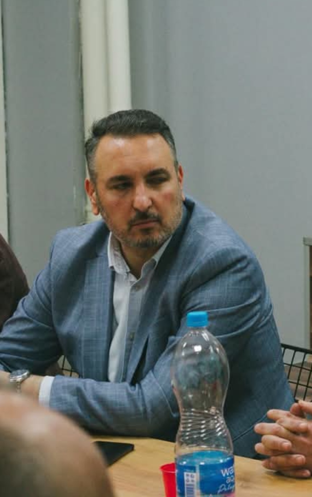 Bekim Fazliu ironizon Ahmetin  Mos e hani  forën   po ju largon nga partia