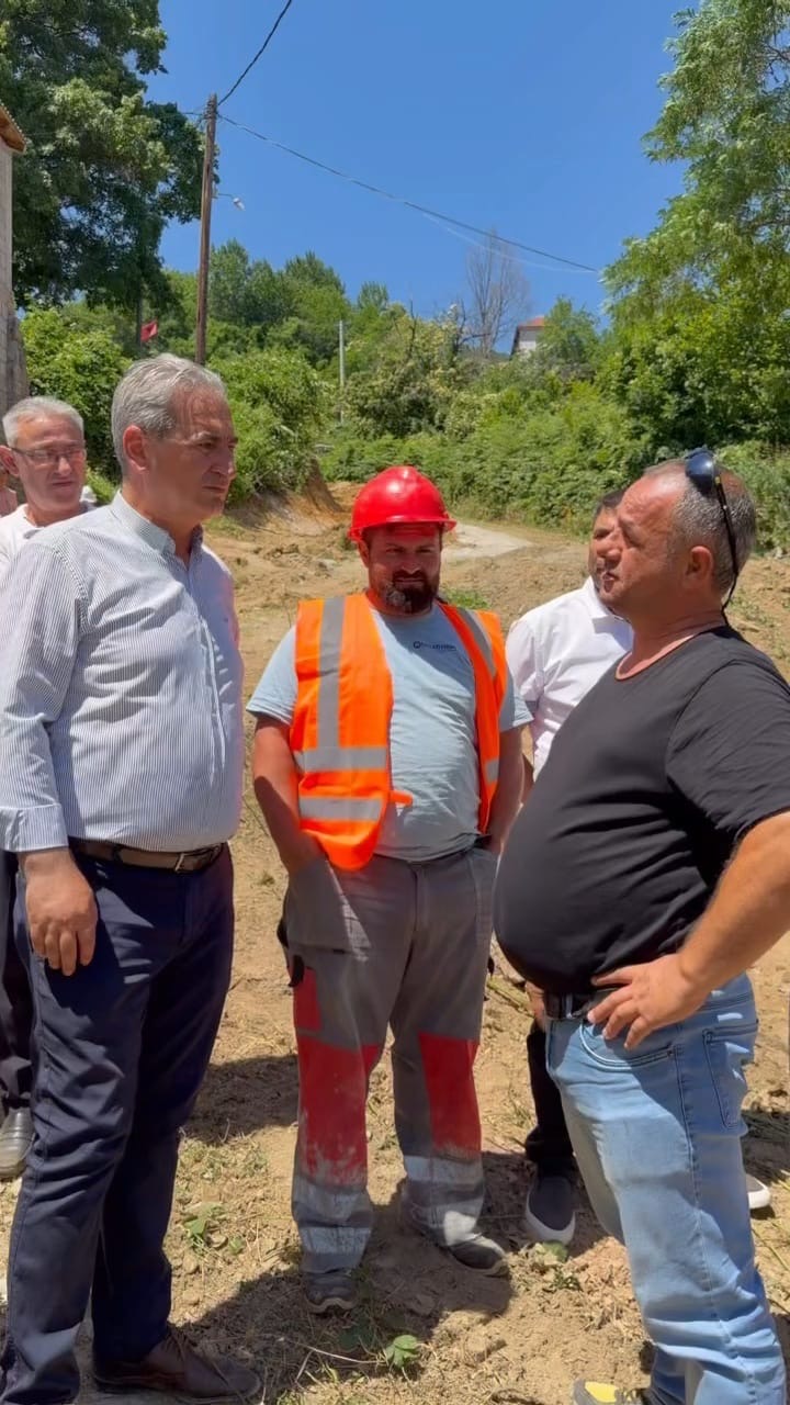 Feti Abazi  fillon ndërtimin e rrugës Rakovec   Bogovinë  Hapim prespektivë të re  për banorët e Rakovecit