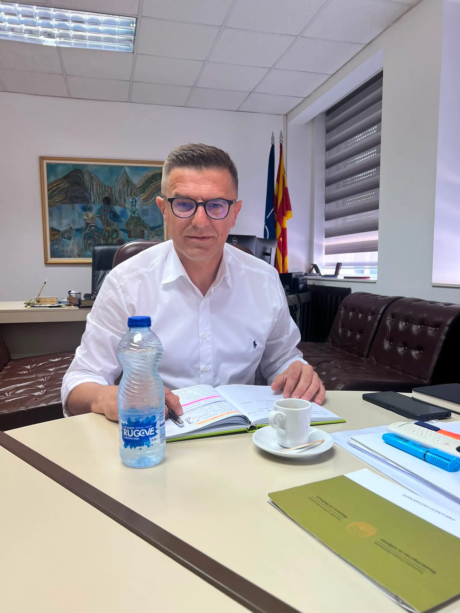 Shabani me ujë  Rugove  në tavolinë  Prioritet mbetet kujdesi për ushtrinë