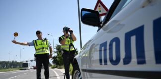 “Fluturonte” me 168 km/h në zonën ku lejohet 80: Arrestohet shoferi nga Shkupi në aksin Gostivar–Tetovë