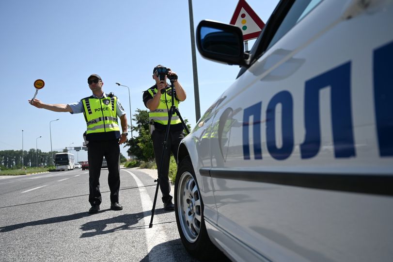  Fluturonte  me 168 km h në zonën ku lejohet 80  Arrestohet shoferi nga Shkupi në aksin Gostivar Tetovë