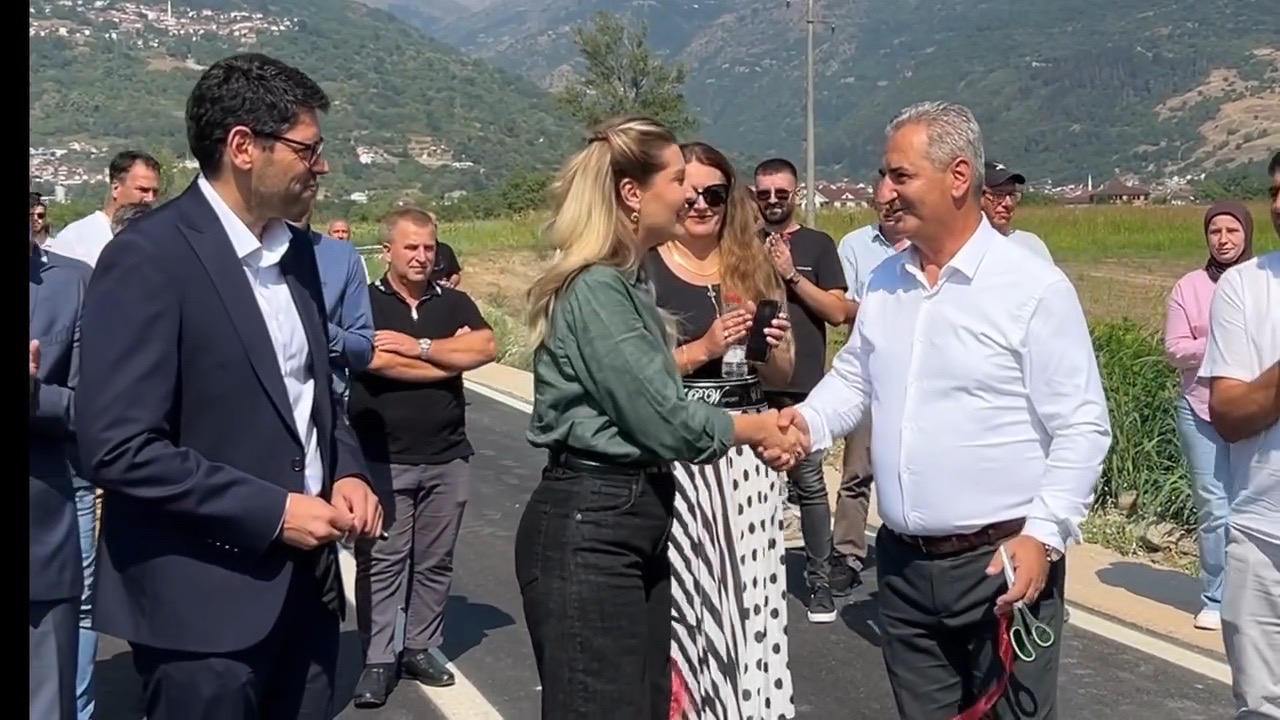 Feti Abazi   Sot përuruam zyrtarisht rrugën e re të Prekovecit  në Bogovinë 