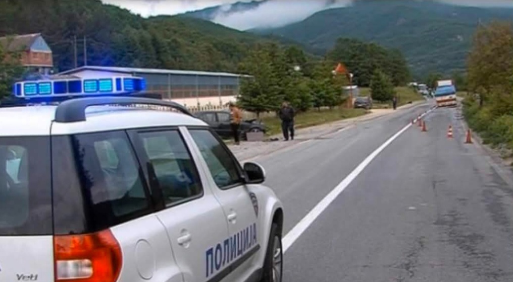 Aksident trafiku mes 4 veturave në magjistralen Gostivar Strazhë