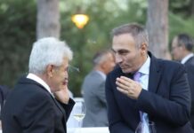 VLEN: ÇFARË LIDHJE KA GRUBI ME PARALAJMËRIMET E AHMETIT PËR TËRHEQJE NGA POLITIKA?