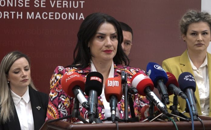 Saranda Imeri Stafai  Ali Ahmeti  nga të vjen siguria se Grubi do të lirohet  Na trego pse je kaq i sigurt 