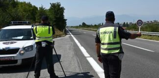 Romuni “fluturoi” me 163 km/h në zonën 80 km/h, arrestohet në Tabanoc