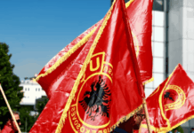 Vendimi ndaj ish-krerëve të UÇK-së nxjerr qytetarët në protestë gjithëpopullore në Prishtinë