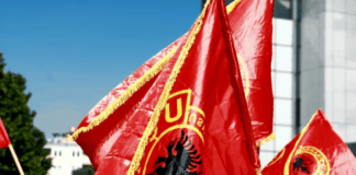 Vendimi ndaj ish-krerëve të UÇK-së nxjerr qytetarët në protestë gjithëpopullore në Prishtinë