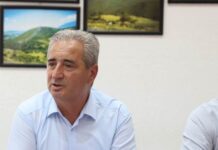 Feti Abazi, shpalos rrugicat e përfunduara në Kamjan, Pallçisht, Kallnik dhe Sellarcë: “Vazhdojmë me ritëm të pandalshëm”