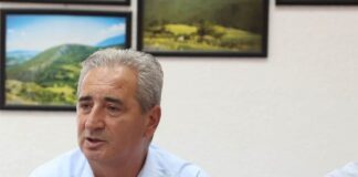 Feti Abazi, shpalos rrugicat e përfunduara në Kamjan, Pallçisht, Kallnik dhe Sellarcë: “Vazhdojmë me ritëm të pandalshëm”