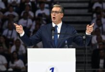Vuçiq premton pensione mbi 750 euro: “Me votën tuaj mbroni të ardhmen e nipërve!”
