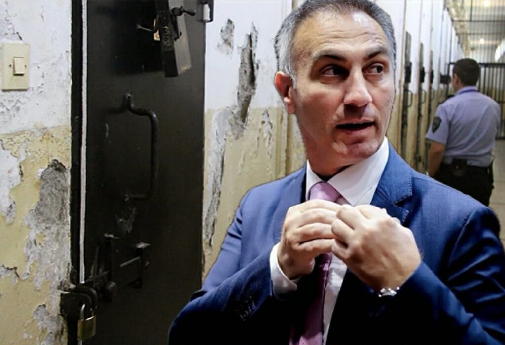 Grubit sot i përfundon arresti shtëpiak  kërkon që t i kthehet edhe pasaporta