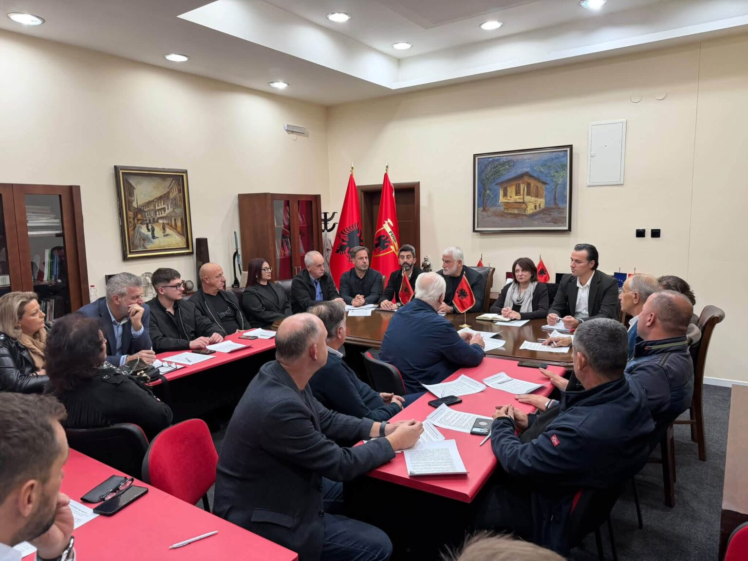 PDSH hap letrat  Formohet grup pune për rishqyrtimin e Marrëveshjes Politike
