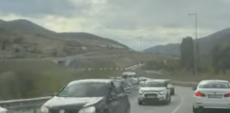 Kolona kilometrike në pikën kufitare të Bllacës!